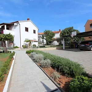  Apartment Mirela